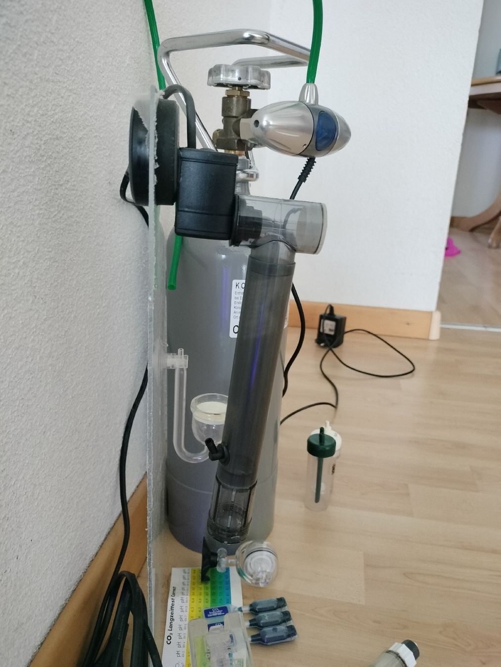 Acquari: CO2 Anlage Dennerle inkl. Ausströmer – Usato da Bremgarten AG venduto da Aquariumschnecke 1