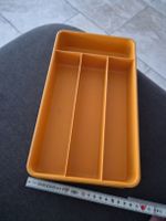 Oranger Besteckkasten mit 4 Fächern / 18,5 x 32cm