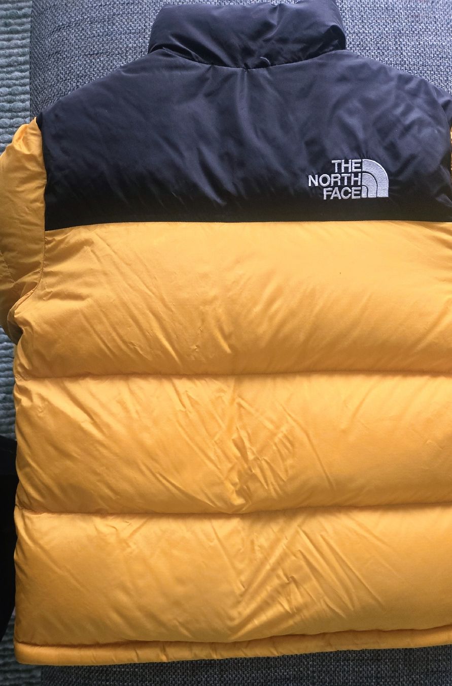 North Face Jacken: Veste doudoune enfant ado North Face – Gebraucht aus Valeyres-sous-Rances von Untitled 2