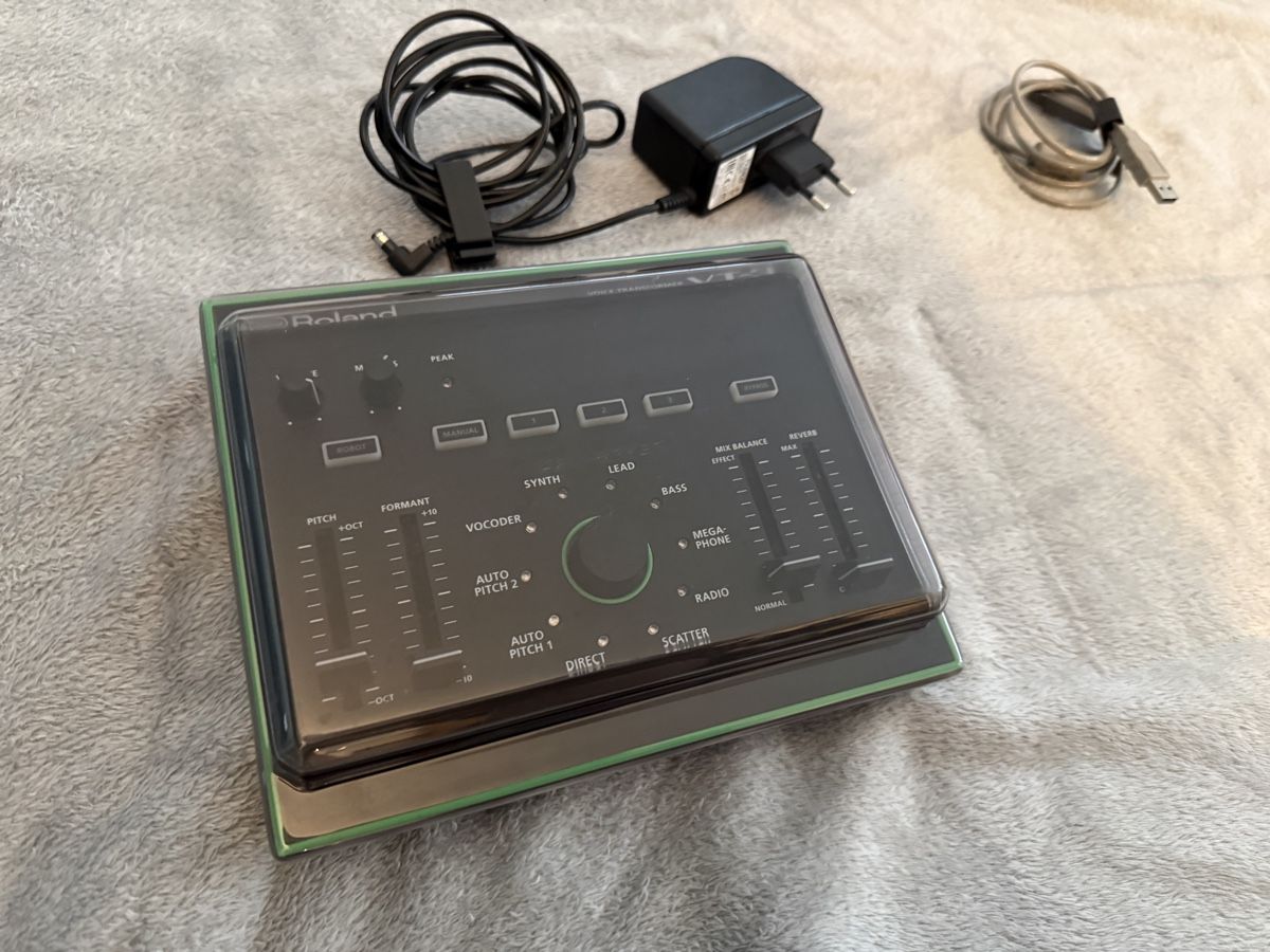 Roland Aufnahmegeräte: Roland VT-3 Voice Transformer - USB Audio Interface – Gebraucht aus Wilen b. Wollerau von TheNordic 8