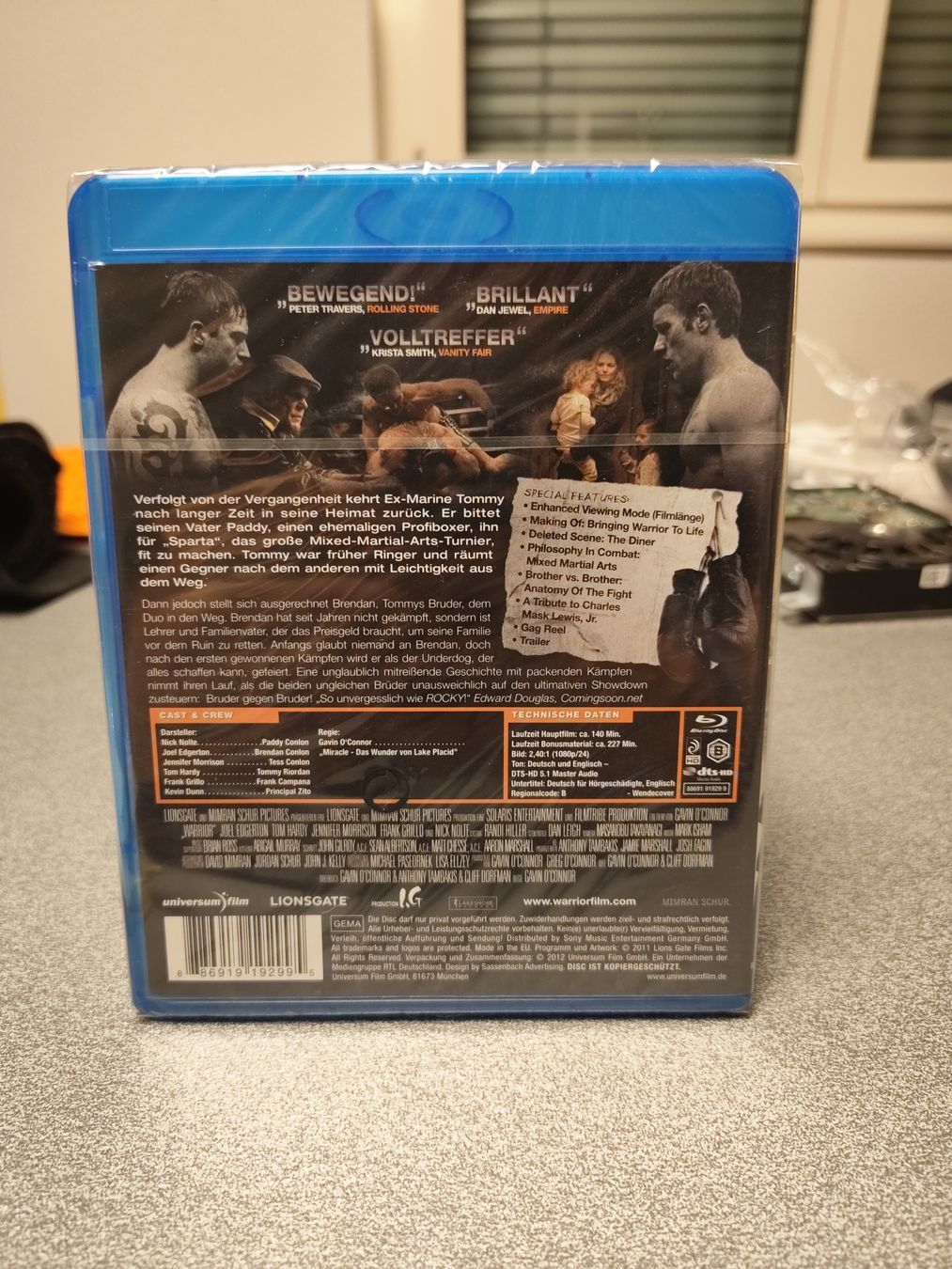 Tous les DVDs: Warrior Blu-ray neu und originalverpackt – Neuf avec emballage d'origine à Seuzach par dan1991 1