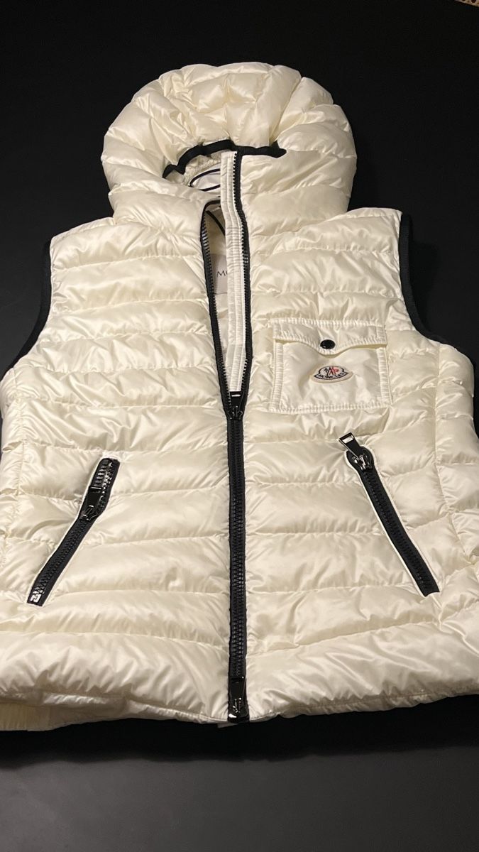 Moncler Gilet & Giacche senza maniche: Moncler Damen Daunenweste – Nuovo (secondo la descrizione) da Küsnacht venduto da cri_ngg5