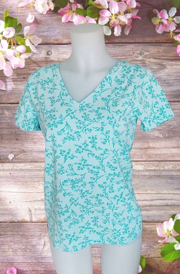 C&A T-shirt: Bio Shirt mit Blumenmuster, helltürkis, Grösse L – Nuovo e nell'imballaggio originale da Aarburg venduto da Hystoria 2
