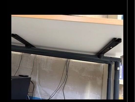Scrivanie: Grosser Schreibtisch ideal fürs Büro! – Nuovo (secondo la descrizione) da Wollerau venduto da finu1507 2