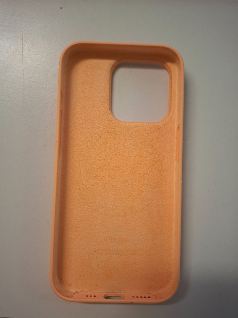 Apple Coques & Protection écran: Apple 15 Pro Hülle in Orange – D'occasion à zollikerberg par osci74 1