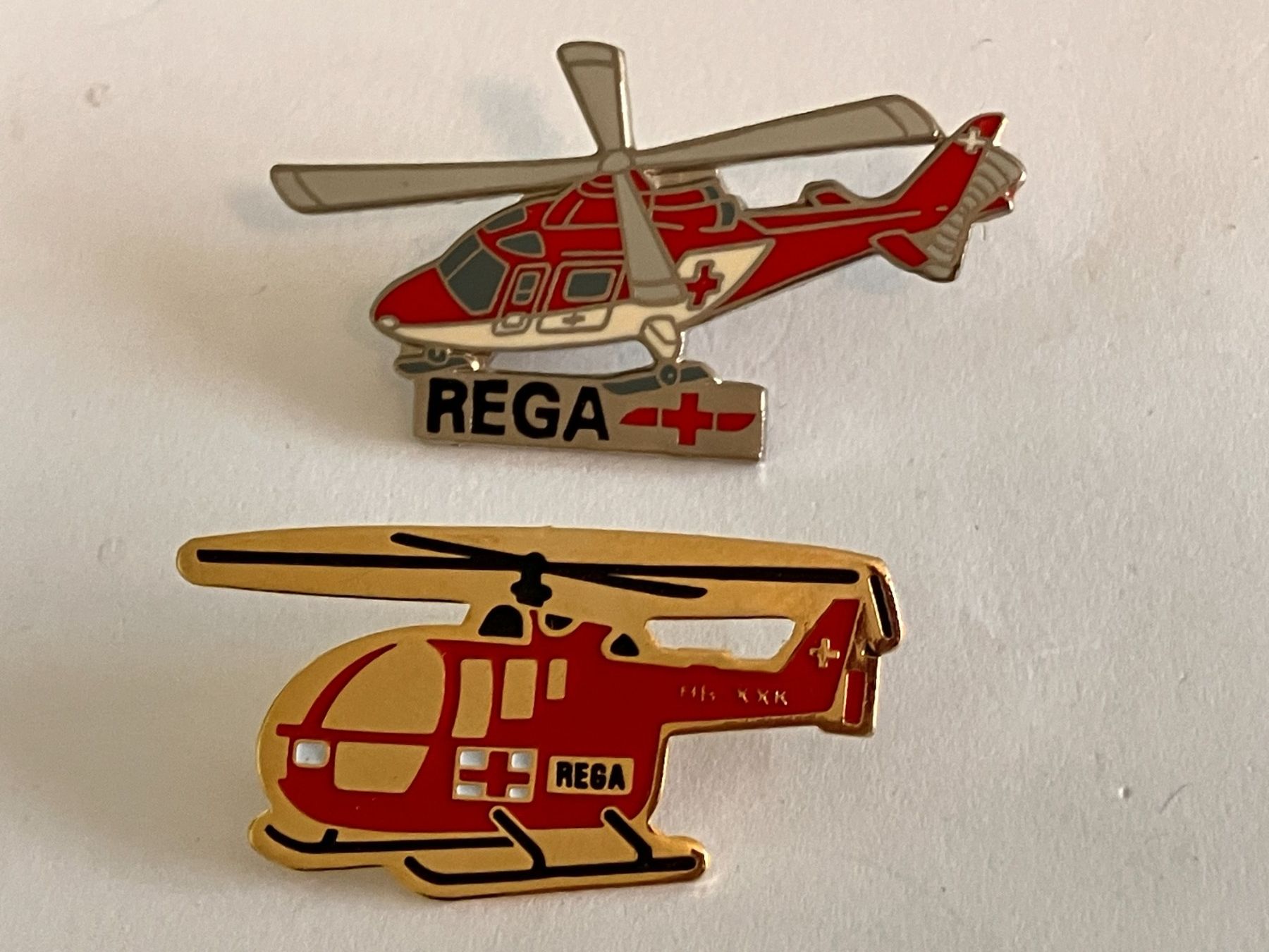Placchette & Badge: 2 Pin Rega Helikopter – Usato da Basel venduto da djwwpp