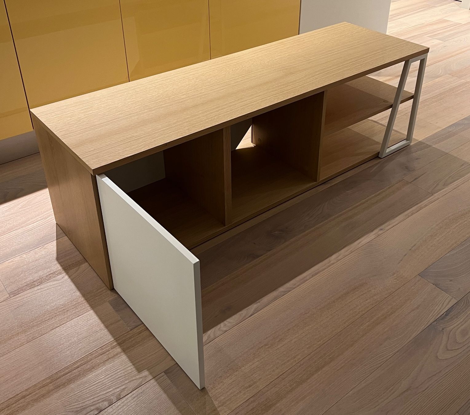 Mobili TV: Mobile TV TemaHome Albi 145x45x45 – Nuovo (secondo la descrizione) da Muralto venduto da Giechk98 2