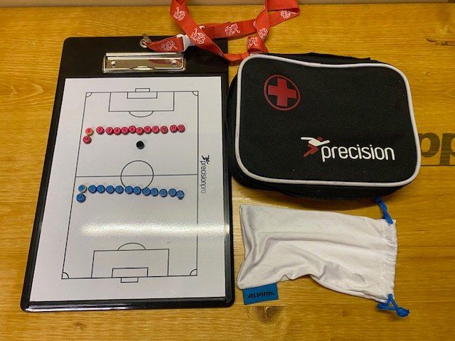 Lotti & Set di vestiti: Set Derby/Precision Trainings Leibchen & Hütchen – Usato da Wil ZH venduto da Mischis-Angebote 3