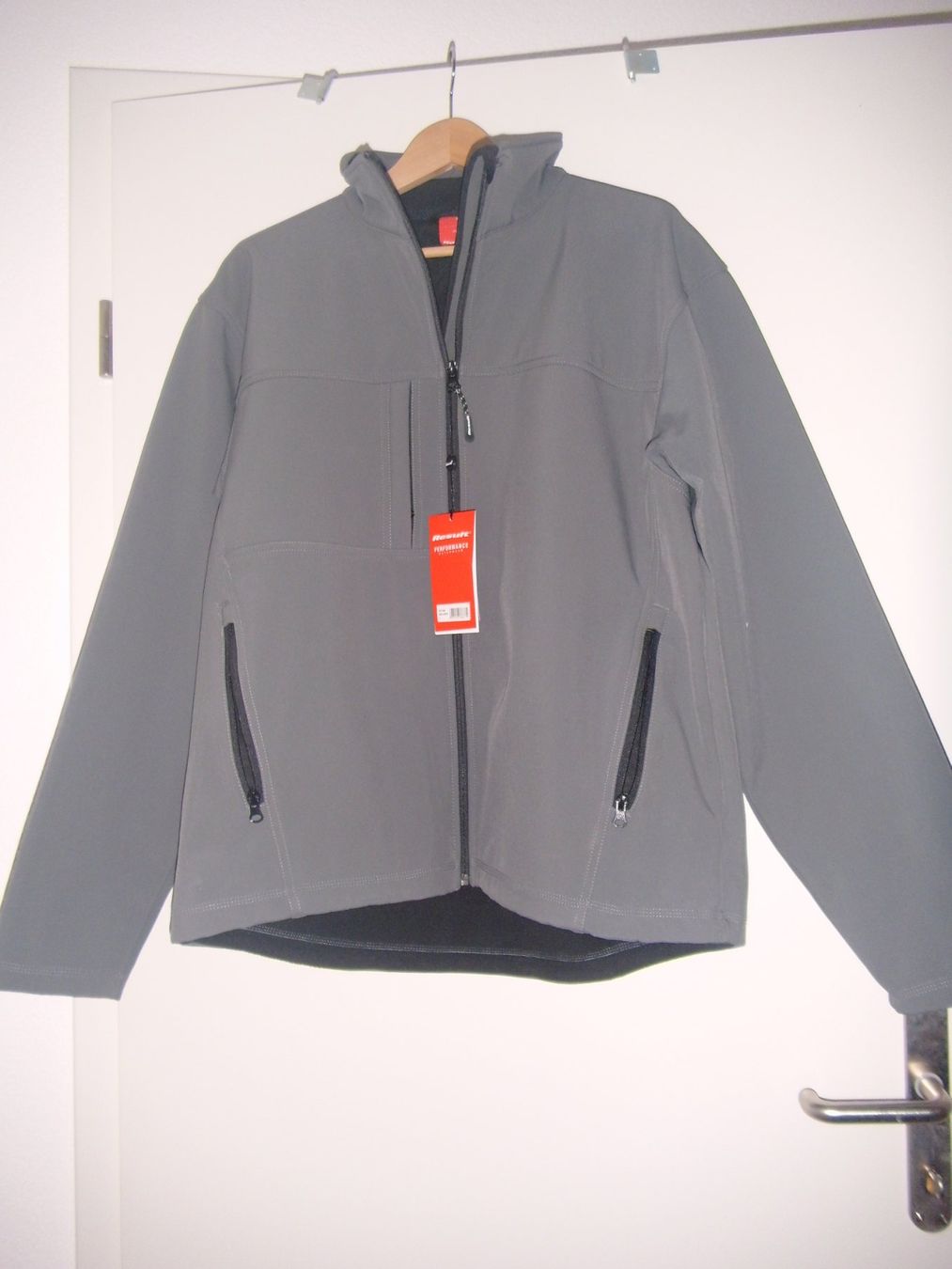 Giacche: Result Jacke – Nuovo e nell'imballaggio originale da St Gallen venduto da Hrabbit