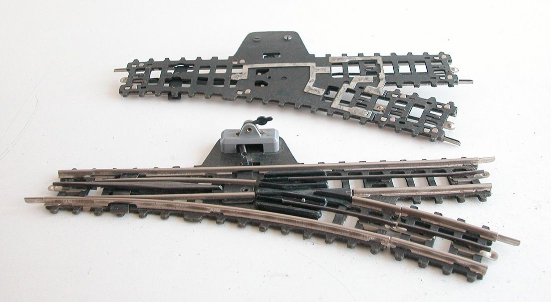 Trix Modellini di ferrovie: Trix Express 2 Weichenpaare Spur H0 – Usato da Oberwil BL venduto da Klang 1