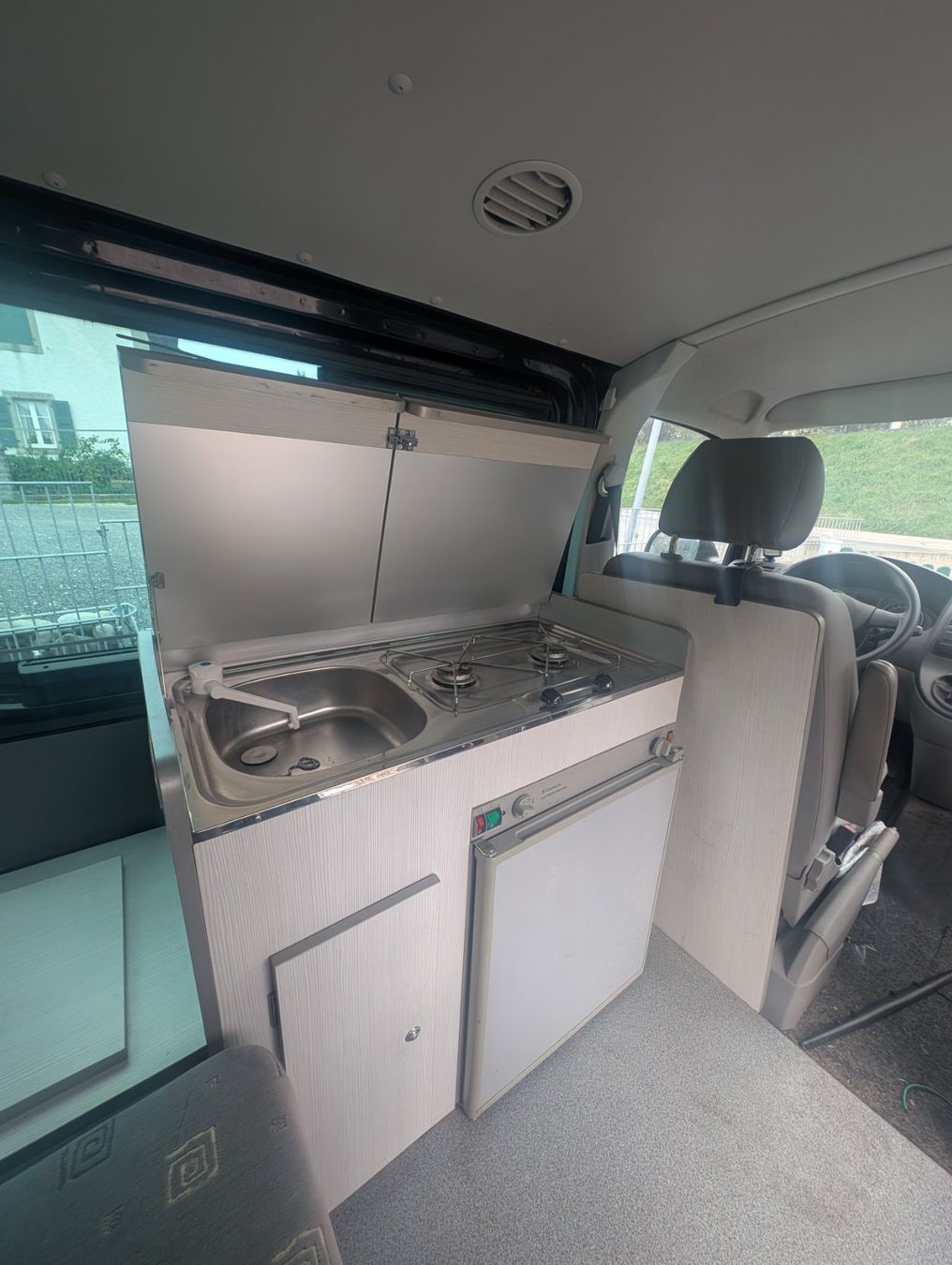 VW Automobili: VW T5 Kombi 2.0 TDI – Usato da Pomy venduto da dedelyrant 4