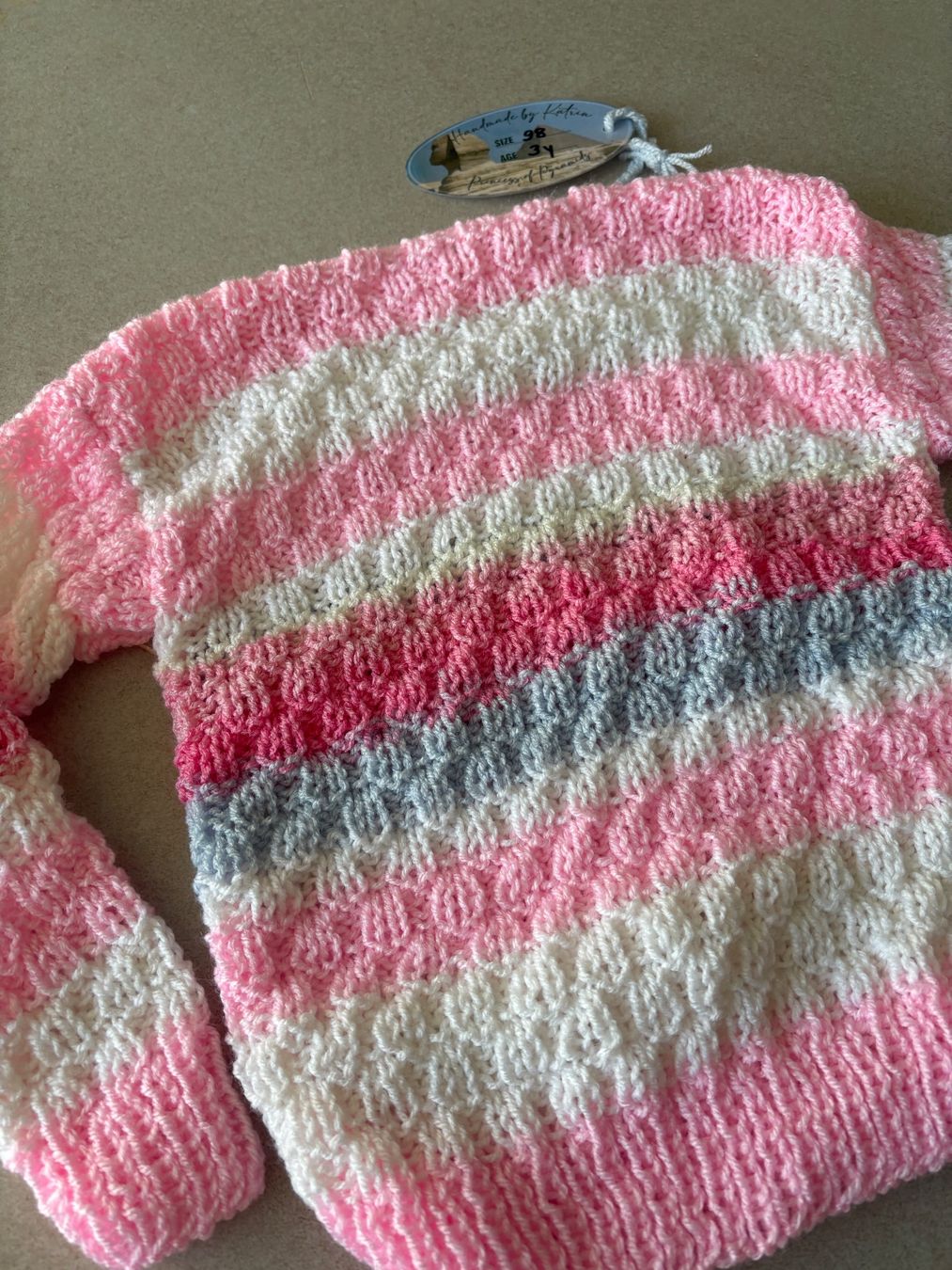 Pullover & Sweatshirts: Kinder Pullover gestrickt rosa-weiss Grösse 98 neu! handmade – Neu und originalverpackt aus Basel von Tierschutz-Flohmi 1