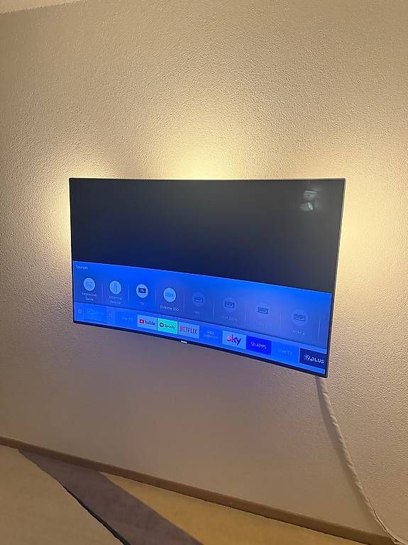 Samsung Televisori: Samsung 55" TV mit Wandhalterung – Usato da Zürich venduto da zar_r5wy
