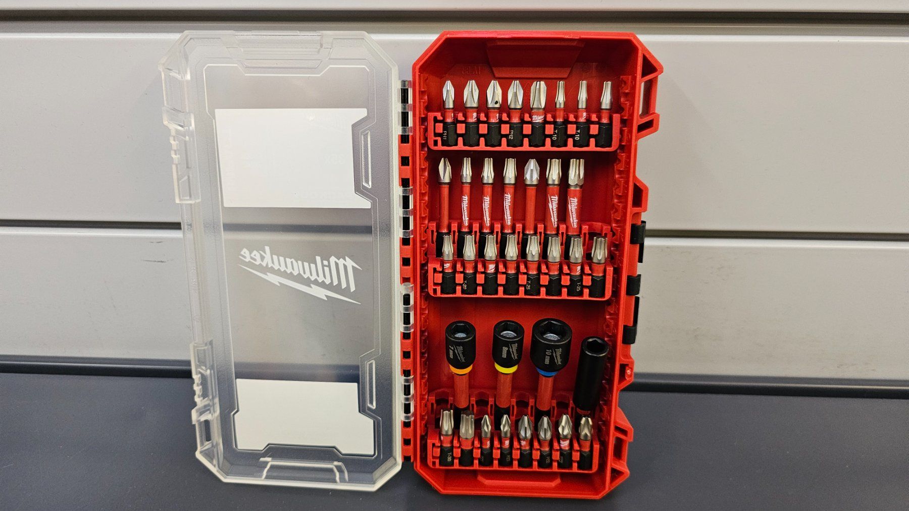 Milwaukee Tutti gli attrezzi: Milwaukee SHOCKWAVE Set Schrauberbits 35-teilig – Nuovo e nell'imballaggio originale da Koppigen venduto da Bracher_Mail-House 4