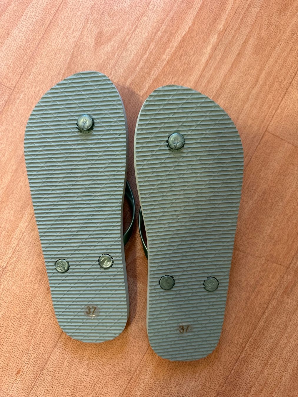 Scarpe da uomo: Flipflops Grösse 37 neuwertig – Nuovo (secondo la descrizione) da Schaan venduto da Hermine2018 1