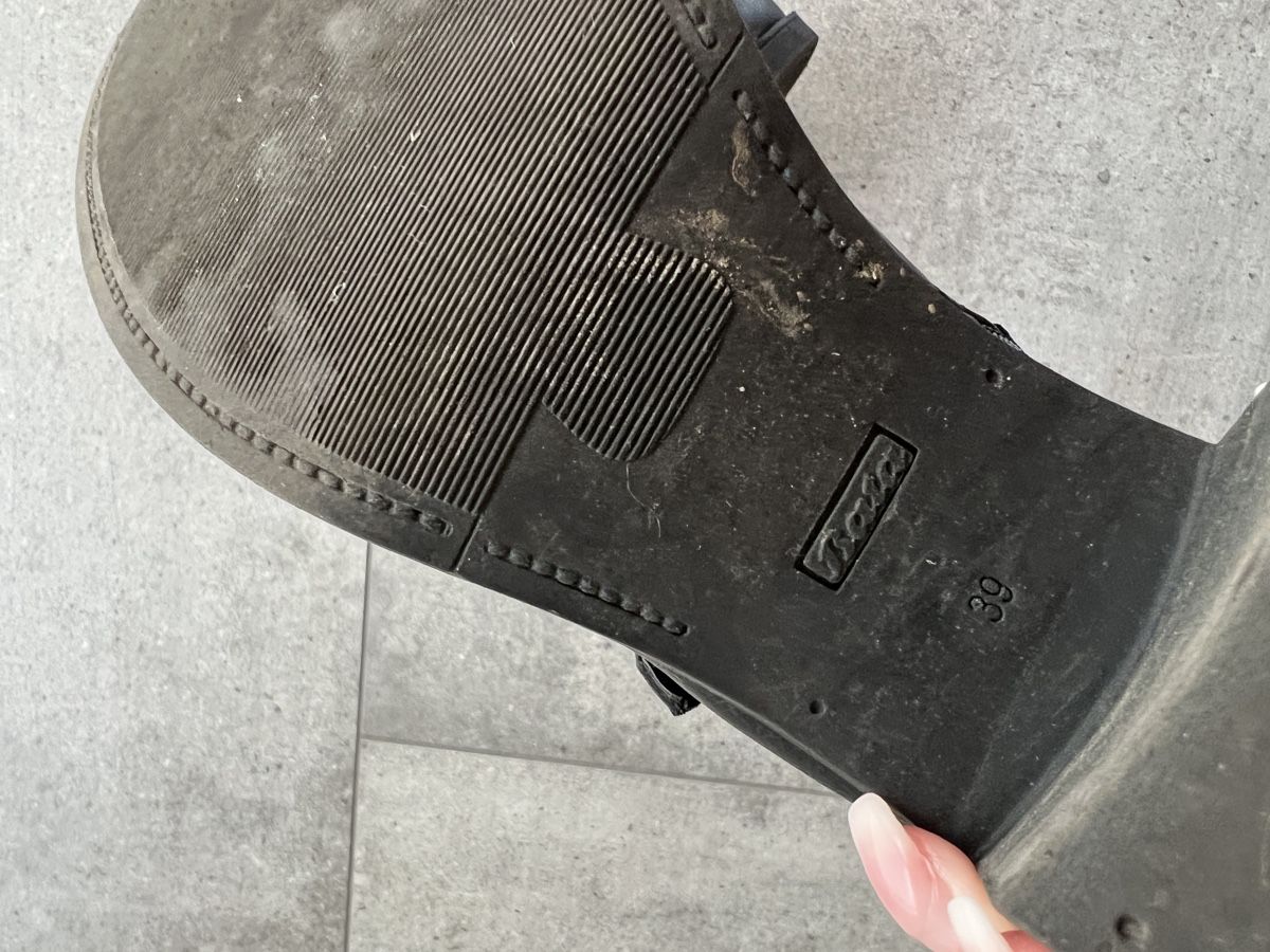 Scarpe da donna: Bata Black Ankle Boots with Buckles, Studs, Size 39! – Usato da Cama venduto da UnleashdByAna 5