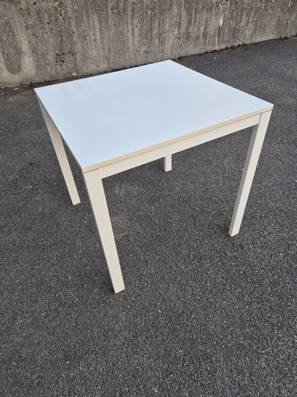 Ikea Tavoli: Tisch weiss Ikea Melltorp – Usato da Gränichen venduto da Worcaz