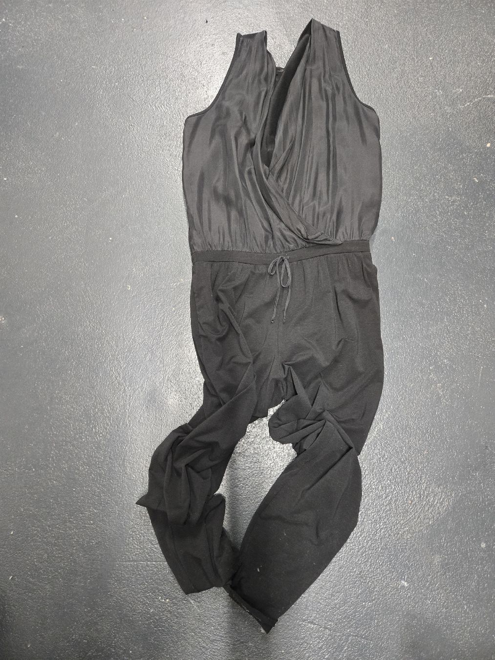 Max Mara Tute: Weekend MaxMara Jumpsuit schwarz Gr S, Seide Baumwolle – Usato da Gutenswil venduto da Spomi