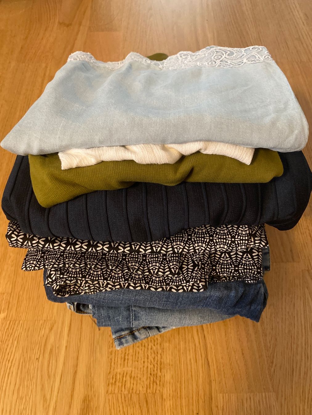 Lotti di vestiti: Kleiderpaket Gr. 38/40 – Usato da Oberglatt ZH venduto da Capsici 5