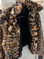 Warme Kunstfell Jacke im Leo-Look, Grösse S