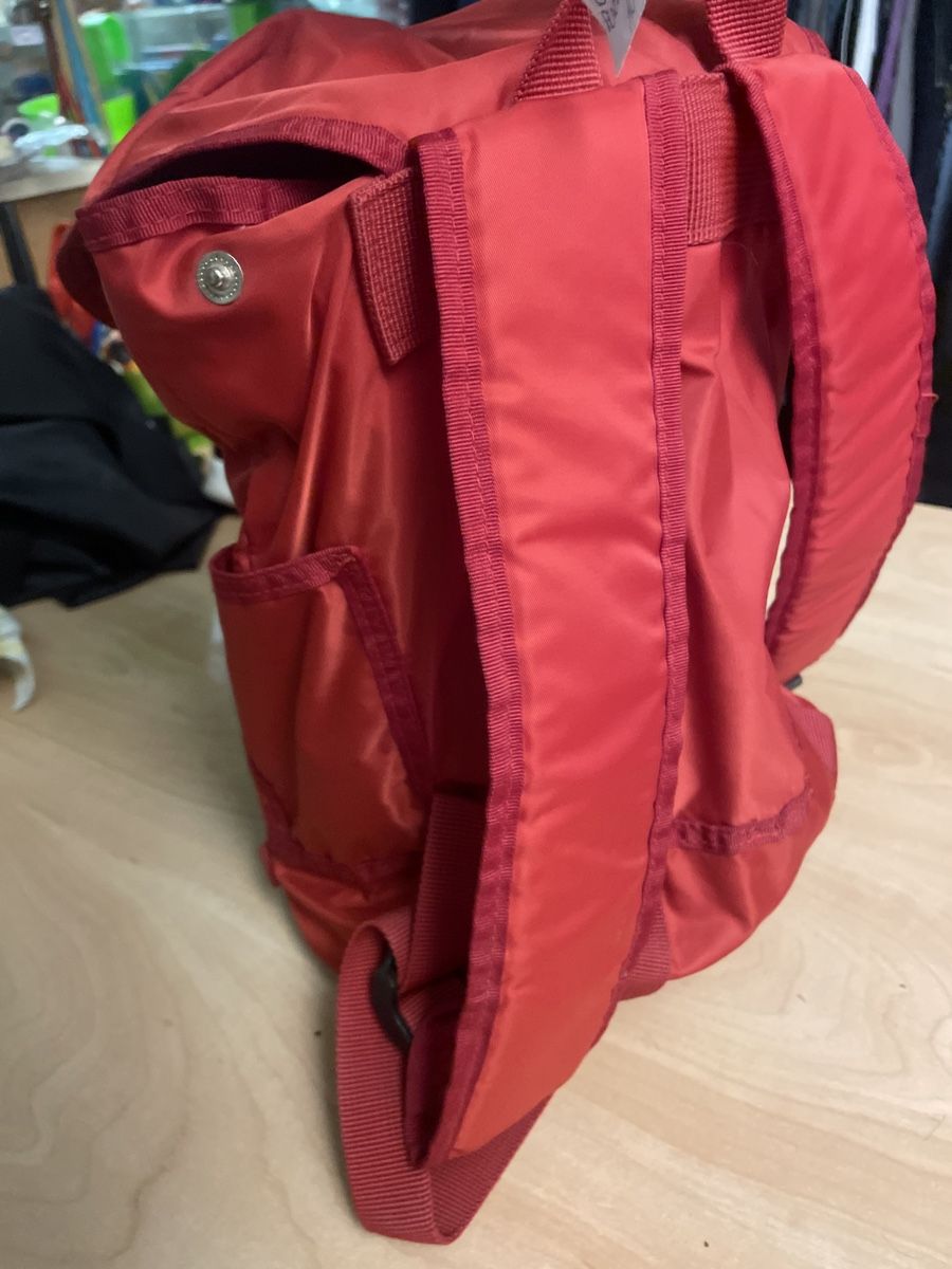 Benetton Borse & Zaini: Neuer Roter Benetton Kinder Rucksack – Nuovo (secondo la descrizione) da Obergerlafingen venduto da cabo4 1