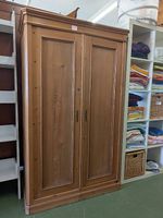 Antiker Kleiderschrank Tannenholz, 2-türig