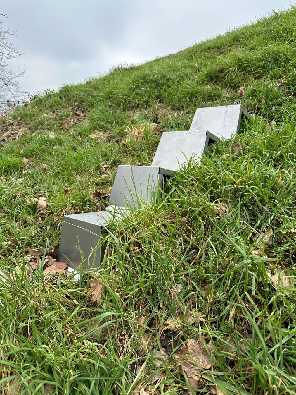 Treppen: Böschungstritte, Hangtritte, Treppenstufen – Neu und originalverpackt aus Solothurn von carysheetmetal_ag 2
