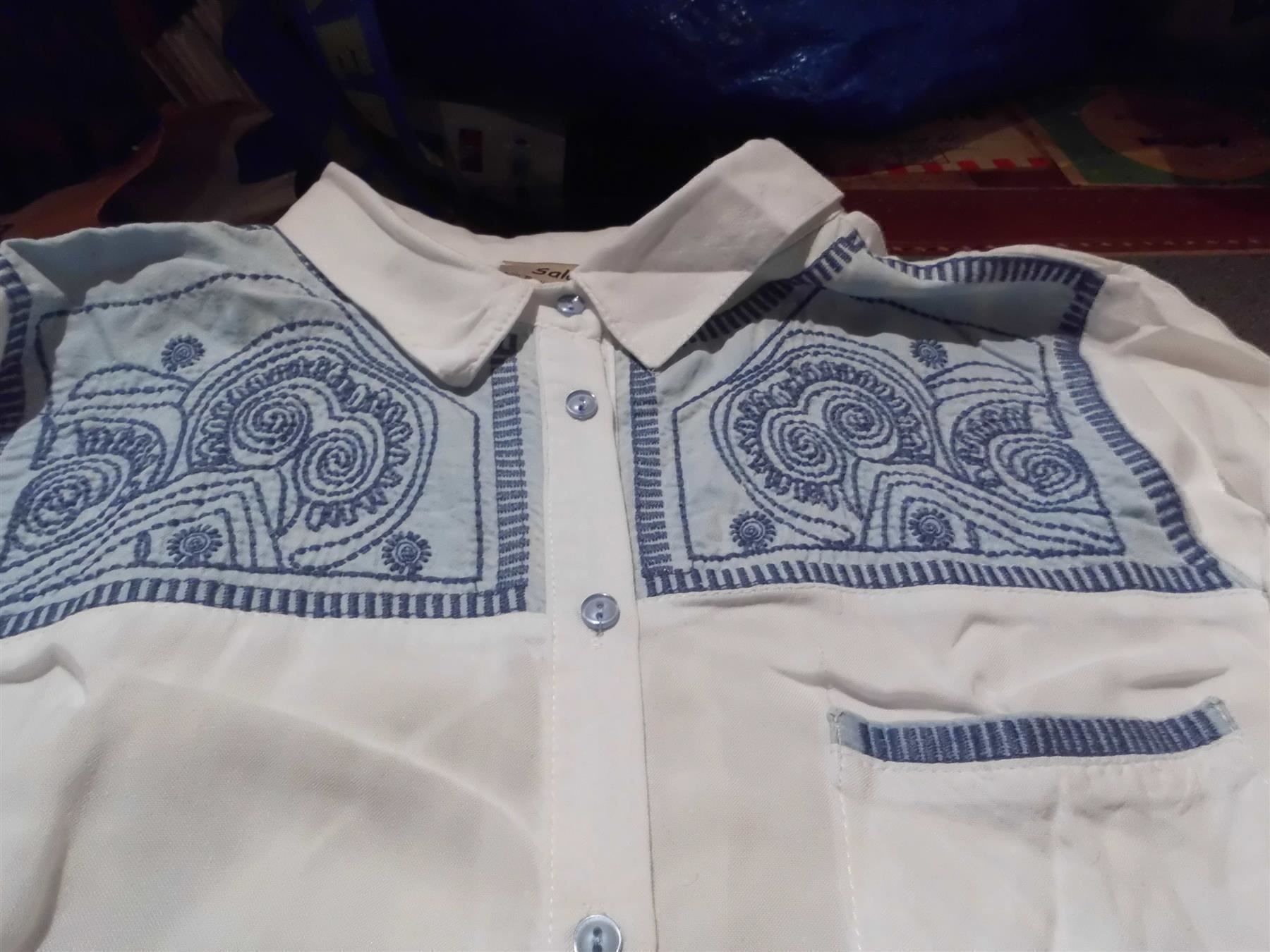 Camicette: Bluse Grösse S, Saloon, weiss/oben blaue – Usato da Zürich venduto da abraxas1291 1