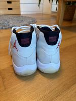 Jordan 11 - platinum tint
