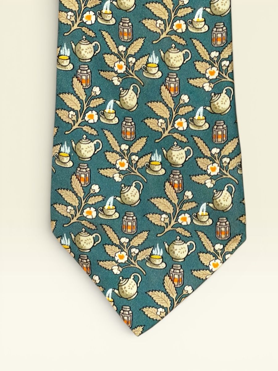 Hermès Cravatte: Hermès Paris Tea Time Silk Tie - Excellent Condition! – Usato da Lausanne venduto da artnouveau04 3