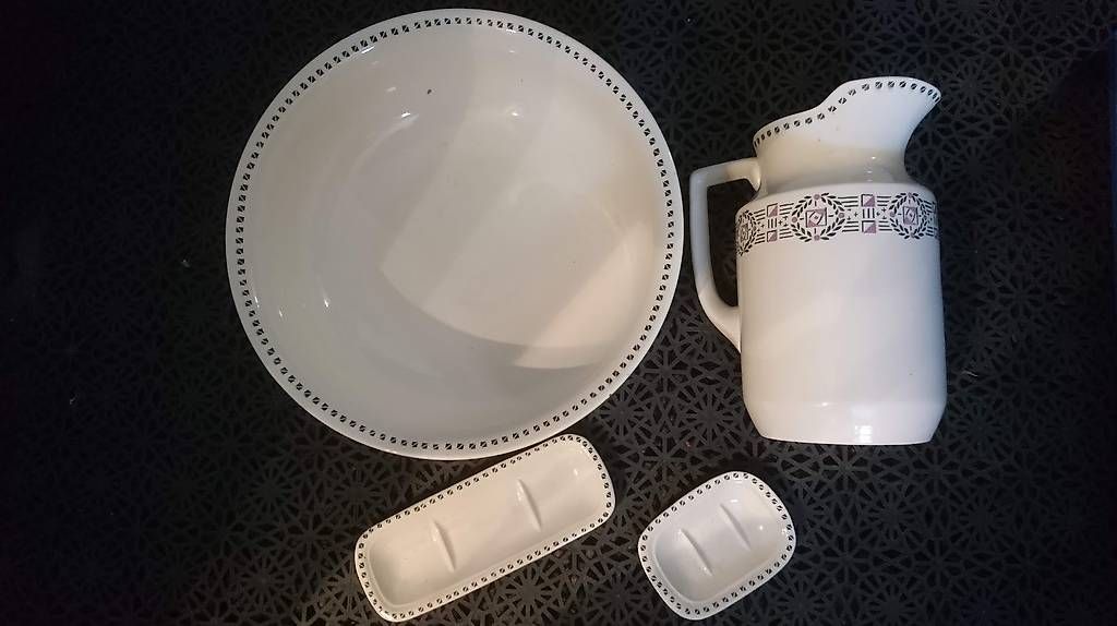 Ciotole: 4 teiliges, altes Waschschüssel Set – Usato da Emmenbrücke venduto da Infix 1