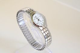 Damen Uhr neuwertig  *Läuft, Garantie*