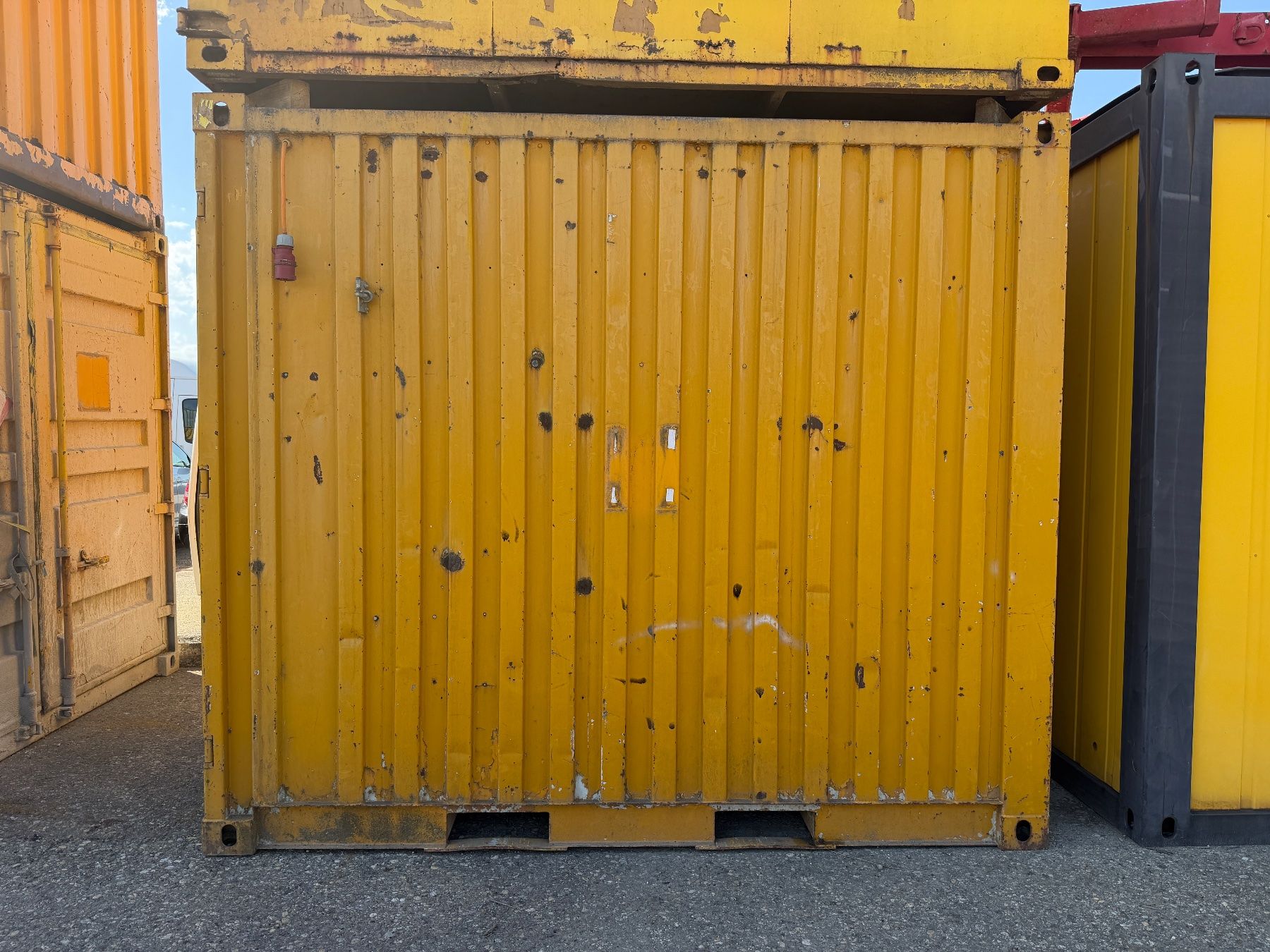 Baucontainer: Materialcontainer ca. 10 Fuss – Gebraucht aus Augst BL von MertBauGmbH 1