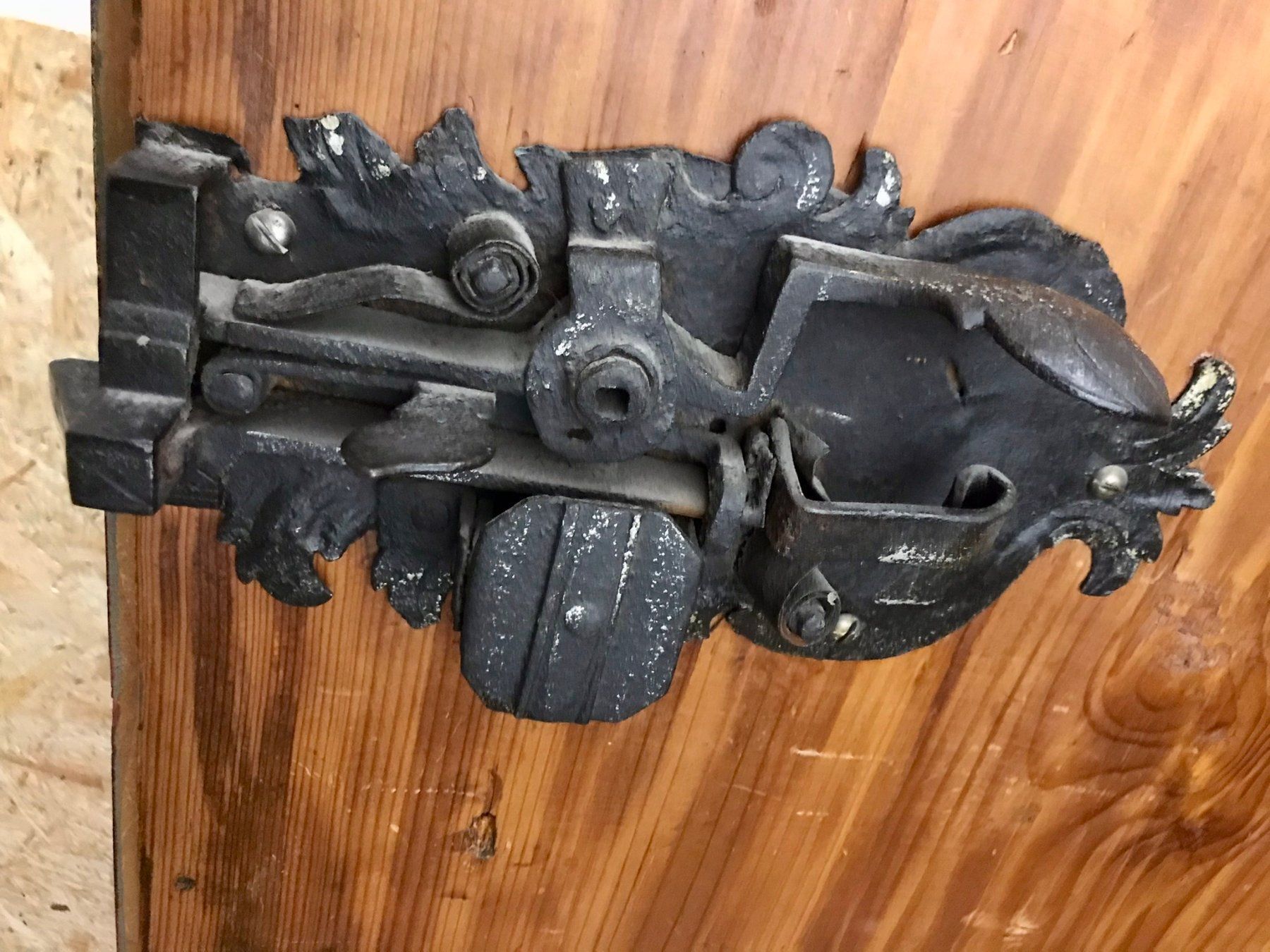 Armadi: Antiker Bauernschrank – Usato da schaffhausen venduto da bryli 2