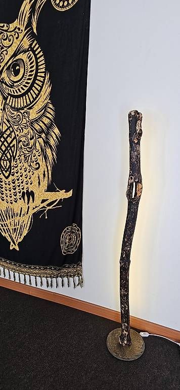 Lampade: Schwemmholz - Altholz Lampe Stehlampe – Usato da Ringgenberg BE venduto da Yamaha1989