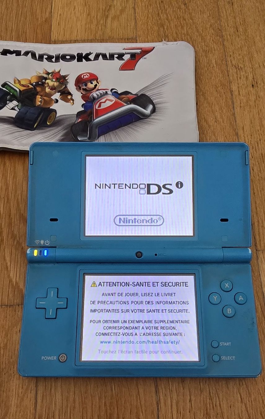 Nintendo Konsolen: Nintendo DS Lite bleue avec chargeur – Gebraucht aus Genève von MariaS2 2