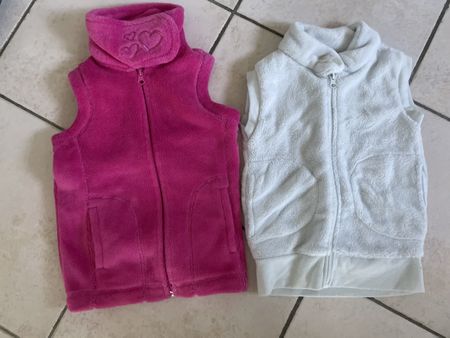 2 Fleecewesten  pink und weiss Gr. 110 gebraucht