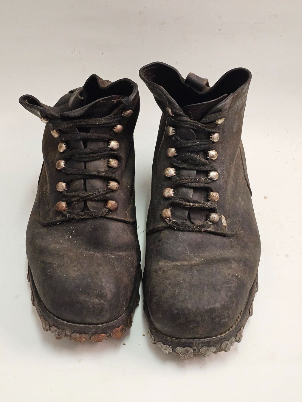 Tutte le decorazioni: Steife Triguni-Schuhe – Usato da Meisterschwanden venduto da Hummer21 5