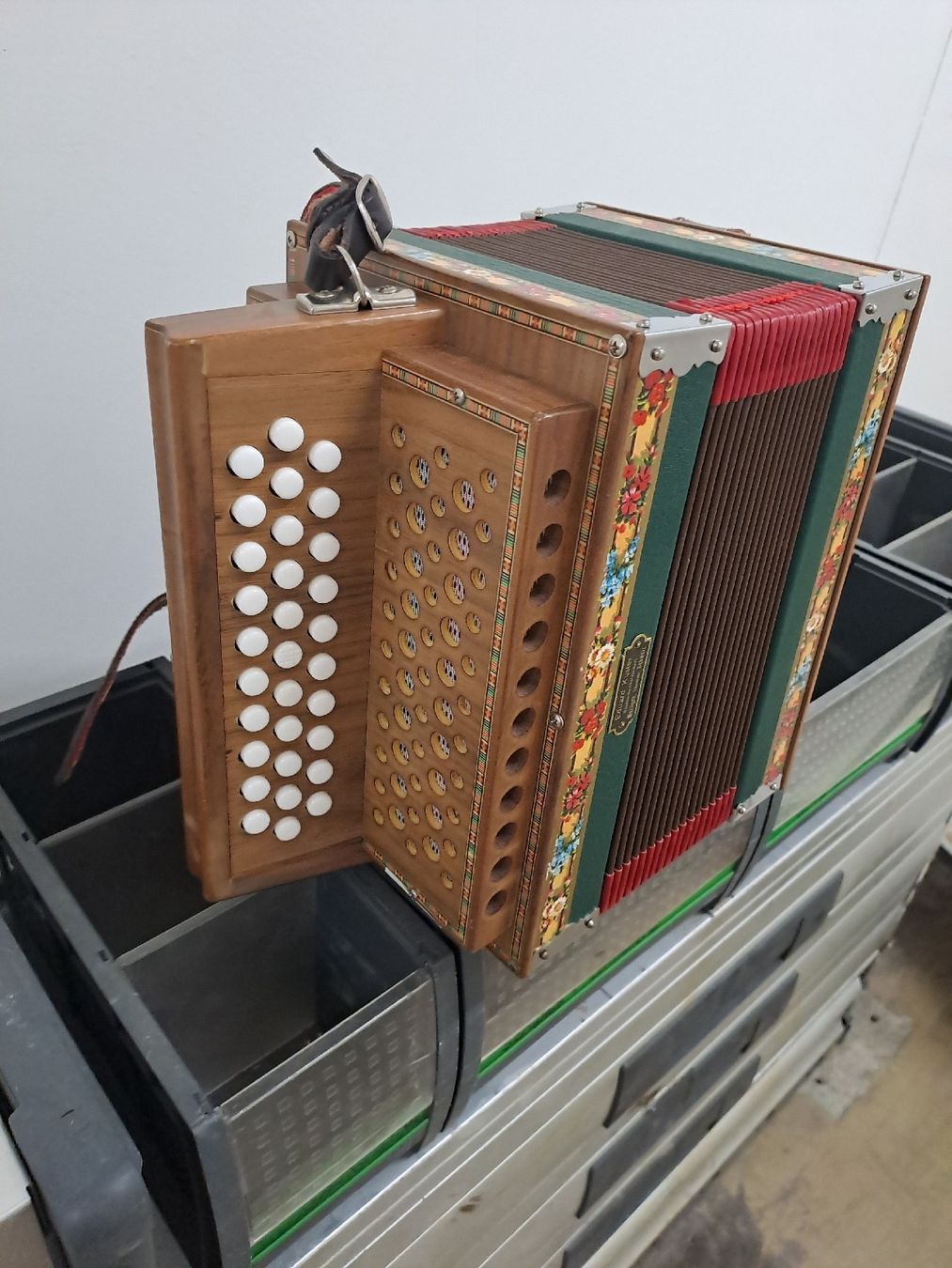 Strumenti musicali: schwyzerorgeli ton B – Usato da Villeneuve venduto da BibiVintage 5