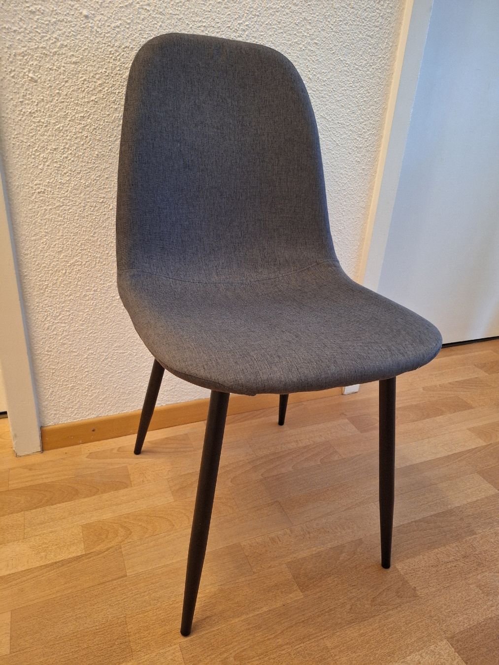 Chaises: 4 Esszimmer-Stühle – D'occasion à Embrach par meerdegu
