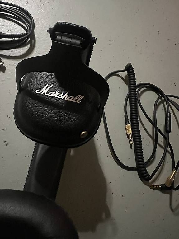 Marshall Cuffie: Marshall on ear Kopfhörer – Usato da Zürich venduto da A_Woo
