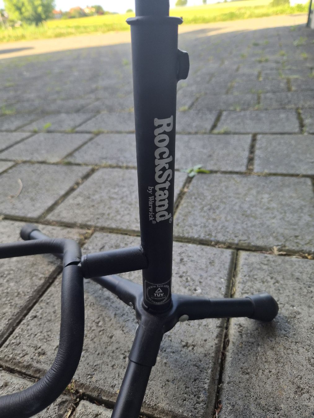 Supporti per strumenti musicali & leggii: Guitarrenständer – Usato da Berikon venduto da flokroni1988 1