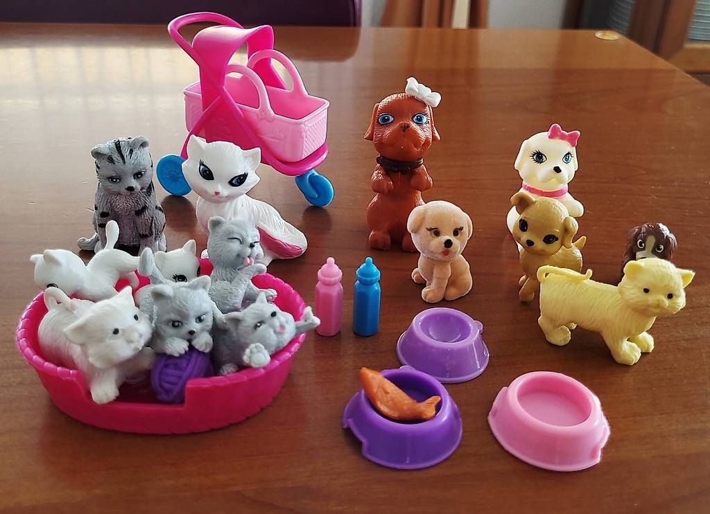 Jouets: Barbie Katzen und Hunde – D'occasion à Affoltern am Albis par djana_101
