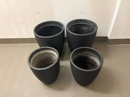 Blumentopf schwarz
