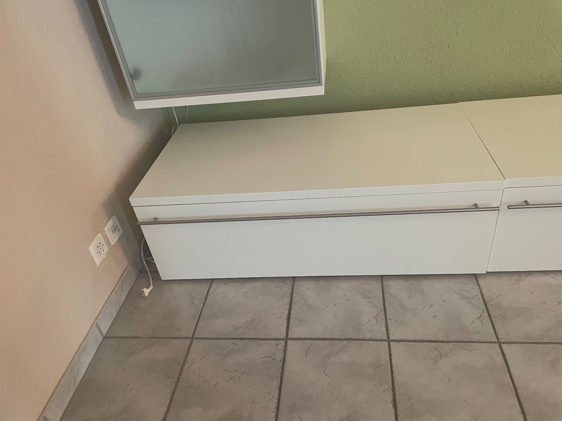 Ikea TV Möbel: 2 Lowboards / TV Möbel weiss – Gebraucht aus Rupperswil von Abcsale