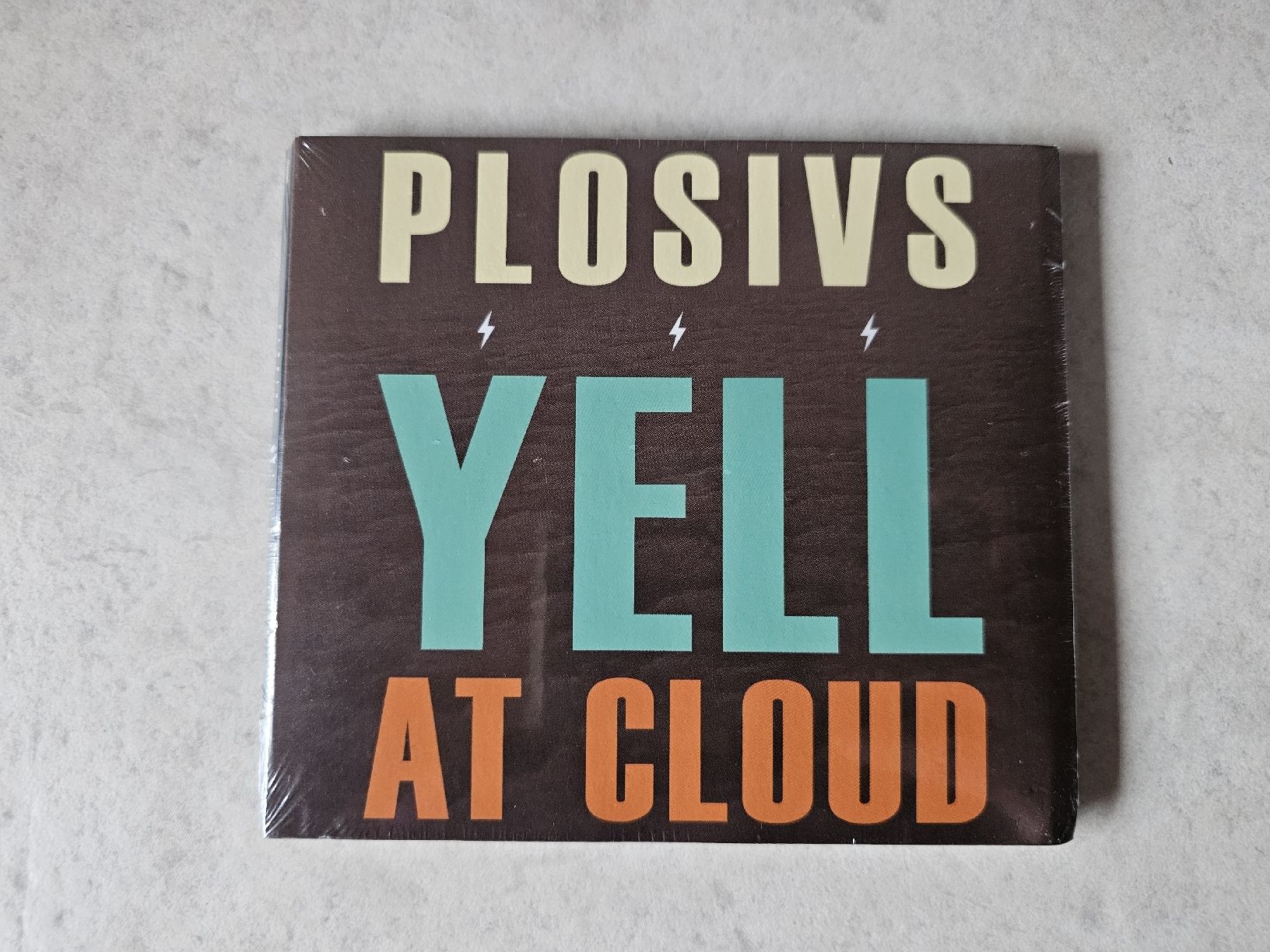 CD: Plosivs  -  Yell At Cloud  /  Fabrikneu – Nuovo e nell'imballaggio originale da Schneisingen venduto da backstore24