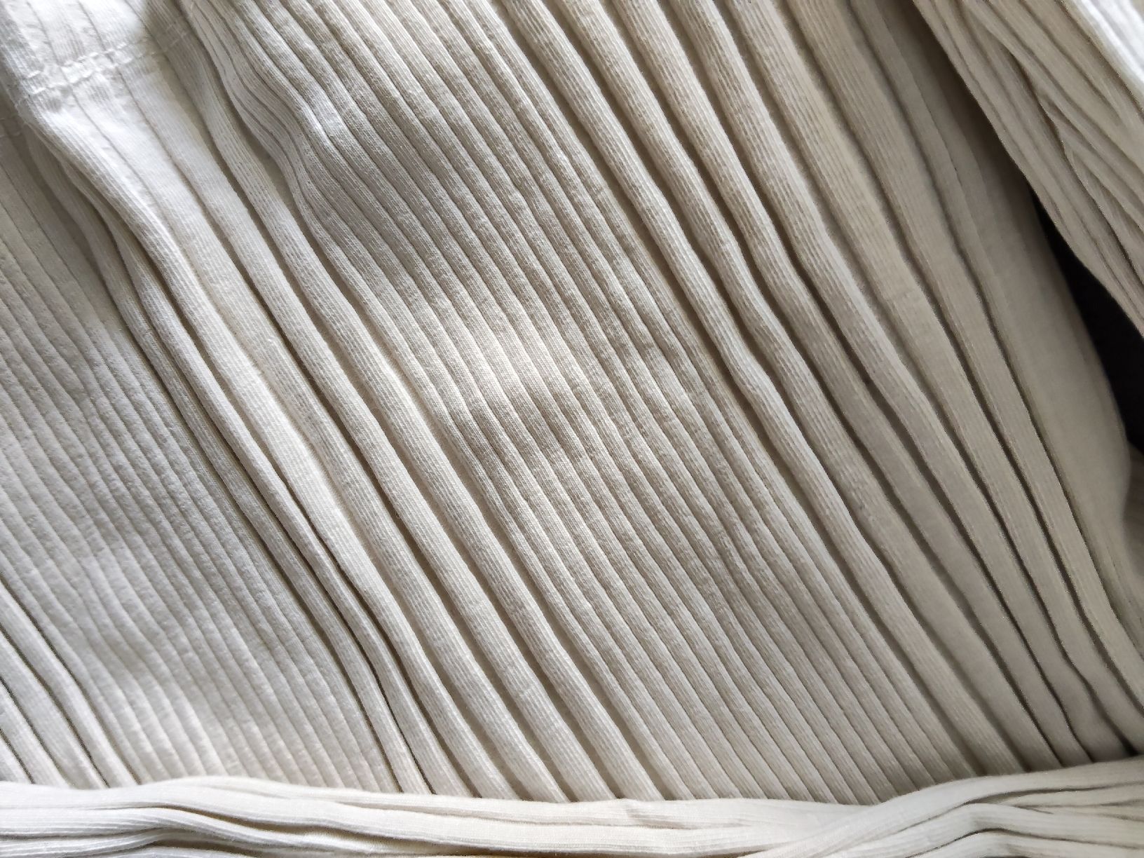 Pullover & Sweatshirts: Rippstrick Pullover Rollkragen Creme Grösse L leicht getrage – Gebraucht aus Sursee von mxl_9cd9 1