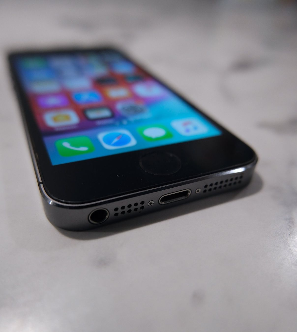 Apple Handys / Smartphones: Apple iPhone 5S 16Go – Gebraucht aus LAUSANNE von vitriolH2SO4 1