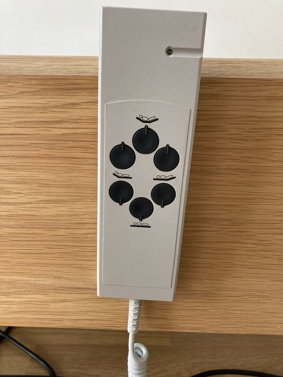 Lits: Bett mit elektrischem Lattenrost – D'occasion à Niederscherli par ypsilon315 2