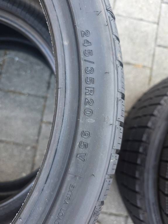 Pneus & Roues: 2x 245 35 20 Neu – Neuf avec emballage d'origine à Reinach par racing08 1